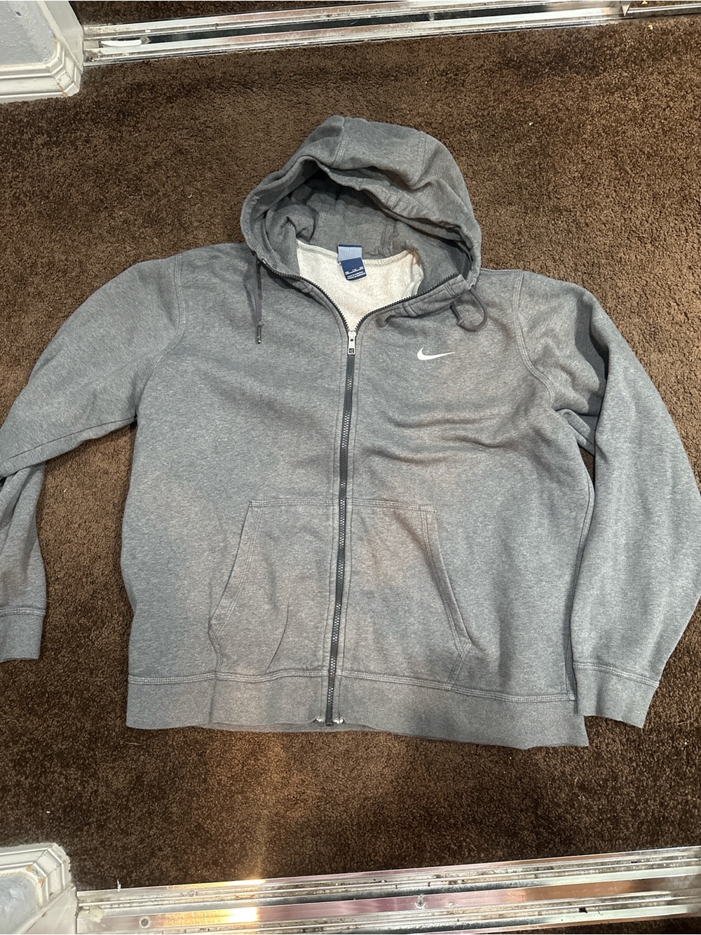 Nike Men’s Gray Zip-Up Hooded Sweatshirt